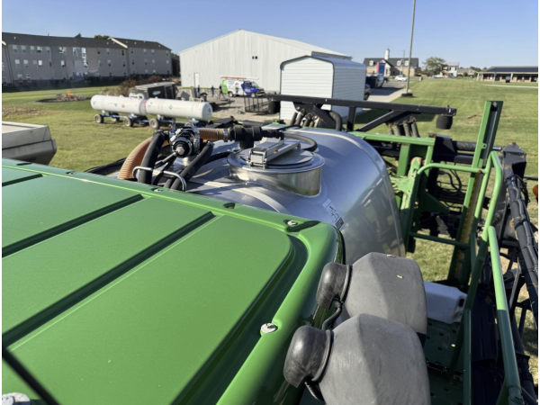 Опрыскиватель John Deere 4830 (2013)