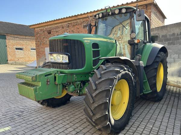 Трактор John Deere 6930 (2010)
