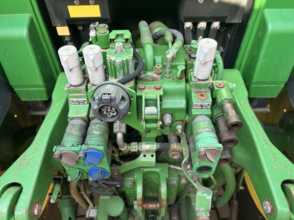 Трактор John Deere 6930 (2010)