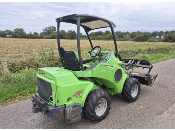 Погрузчик Avant 528TDL (2015)