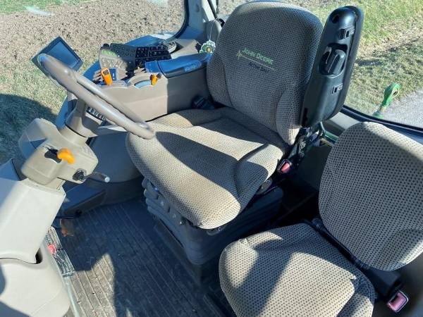Трактор John Deere 8360R (2014)
