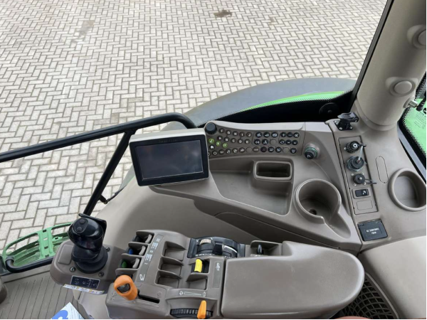 Трактор John Deere 6140 R (2013)