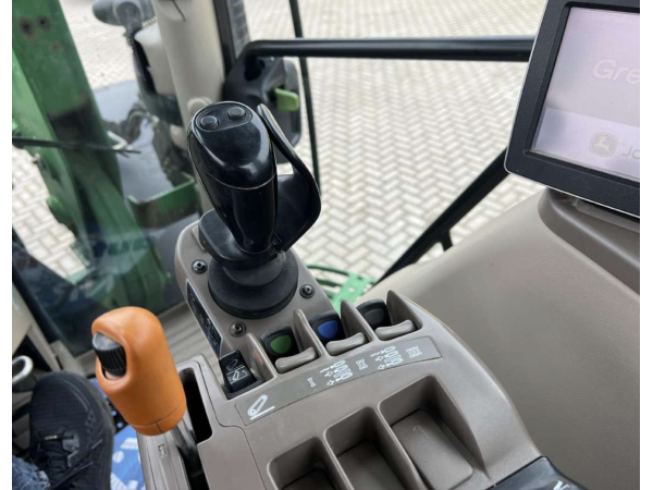 Трактор John Deere 6140 R (2013)
