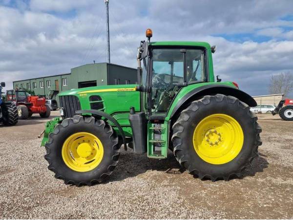 Трактор John Deere 6930 (2010)