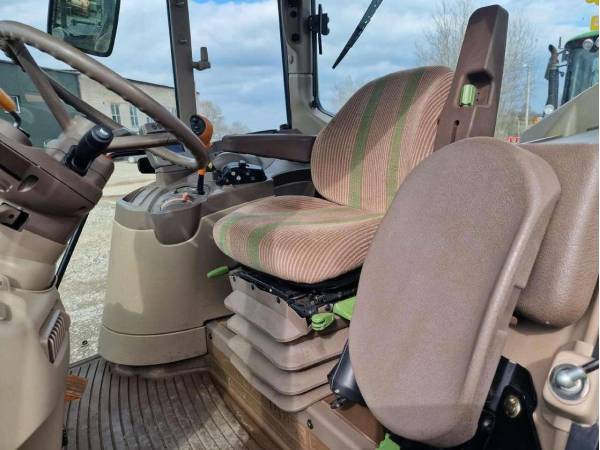 Трактор John Deere 6930 (2010)