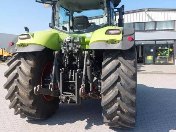 Трактор Claas Axion 850 (2015)