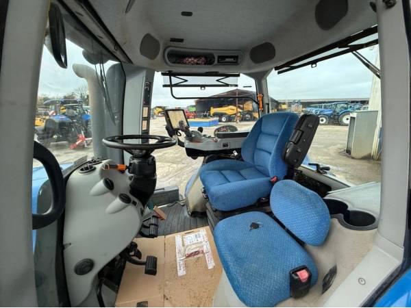 Трактор New Holland T8.300 (2015)