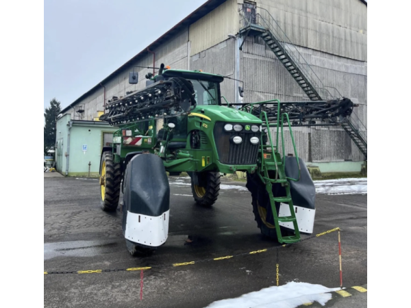 Самохідний обприскувач John Deere 4730 (2009)