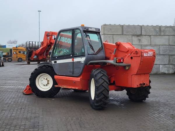 Телескопічний навантажувач Manitou MT 1233 S (2000)