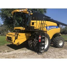 Комбайн New Holland CR 9090 (2013)