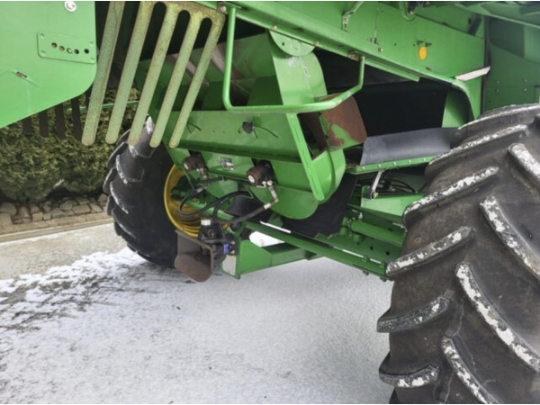 Комбайн John Deere T560 (2009)