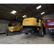 Комбайн New Holland CX8080