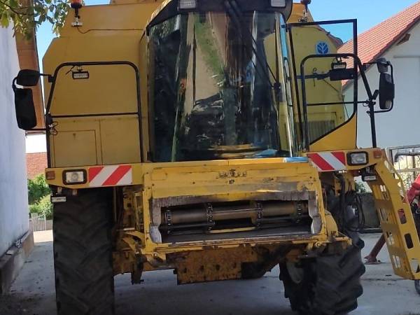 Комбайн New Holland TF 78 (2002)