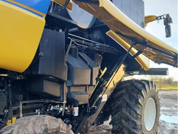 Комбайн New Holland CX 6.80 (2018)