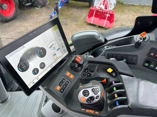 Трактор Claas Axion 930 (2020)