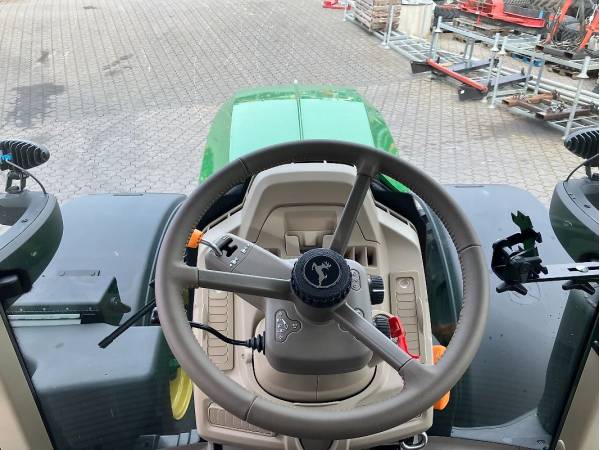 Трактор John Deere 6M 220 (2024)