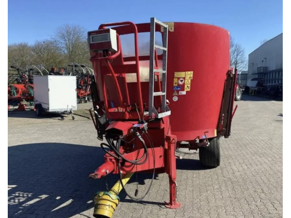 Смеситель-кормораздатчик Trioliet SOLOMIX 1-1000 ZK (2019)