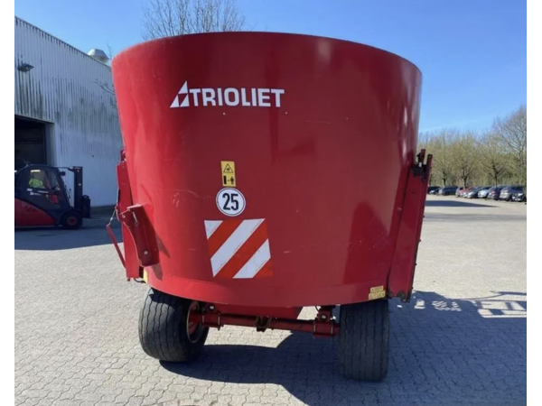 Смеситель-кормораздатчик Trioliet SOLOMIX 1-1000 ZK (2019)