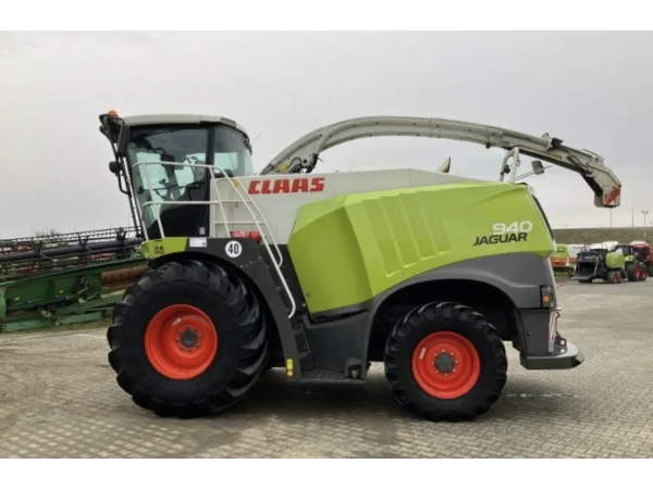 Кормозбиральний комбайн Claas Jaguar 940 T4i (2016)