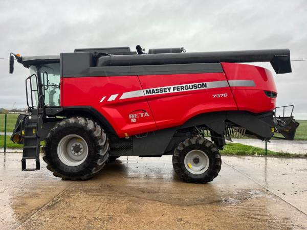 Комбайн Massey Ferguson 7370 Beta (2017)
