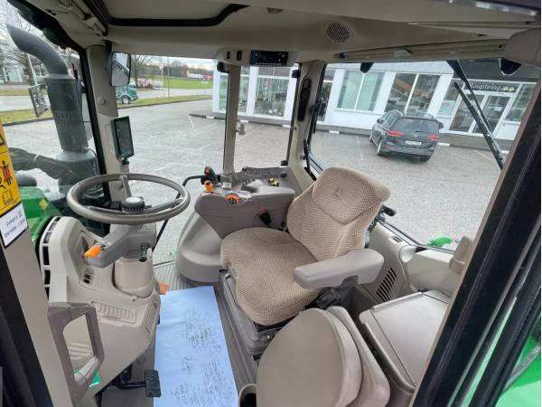 Трактор John Deere 6M 220 (2025)