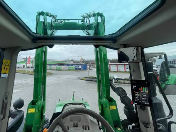 Трактор John Deere 6M 220 (2025)