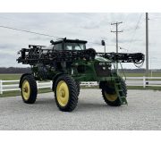 Самохідний обприскувач John Deere 4830