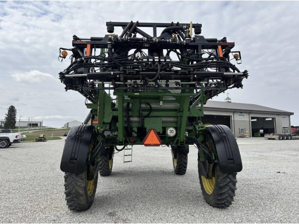 Самохідний обприскувач John Deere 4830 (2011)