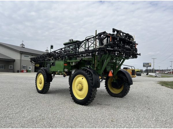 Самохідний обприскувач John Deere 4830 (2011)