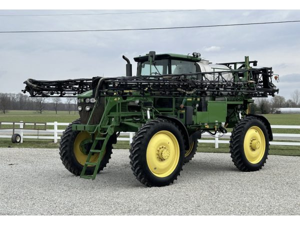 Самохідний обприскувач John Deere 4830 (2011)