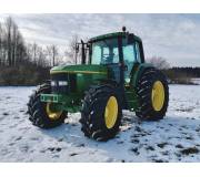 Трактор John Deere 6900