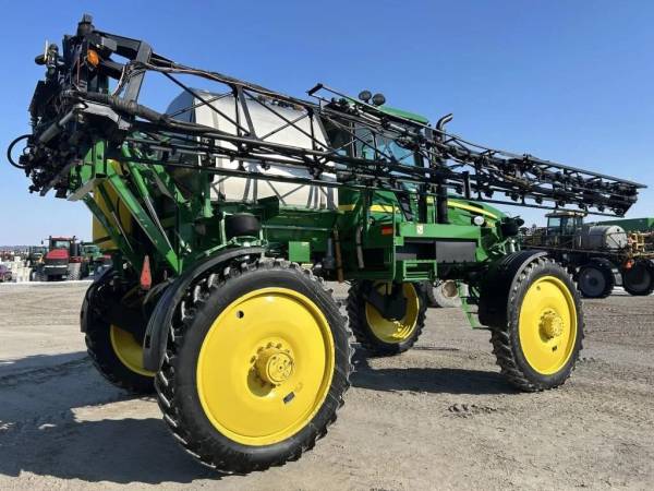 Самохідний обприскувач John Deere 4830 (2008)