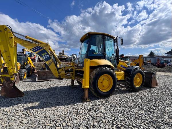 Екскаватор-навантажувач Komatsu WB93S (2007)