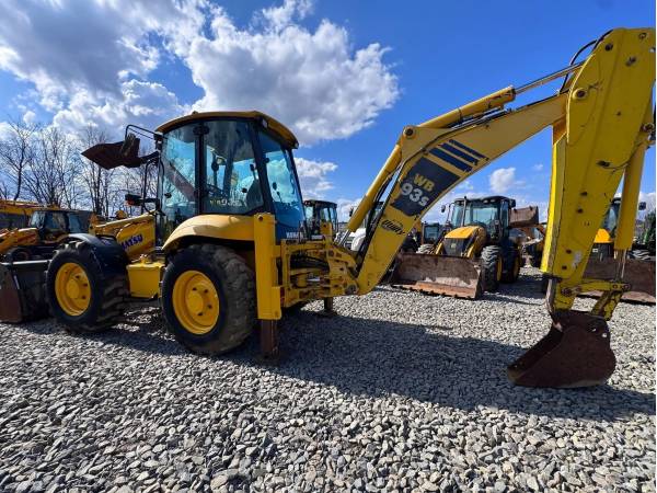 Екскаватор-навантажувач Komatsu WB93S (2007)