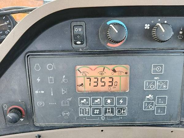 Трактор John Deere 8320 (2005)