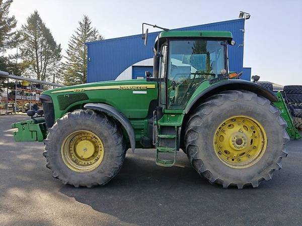 Трактор John Deere 8320 (2005)