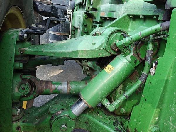 Трактор John Deere 8320 (2005)