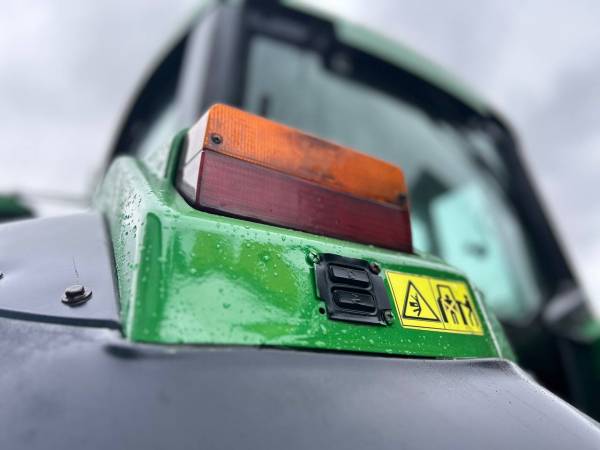 Трактор John Deere 6910 (1997)