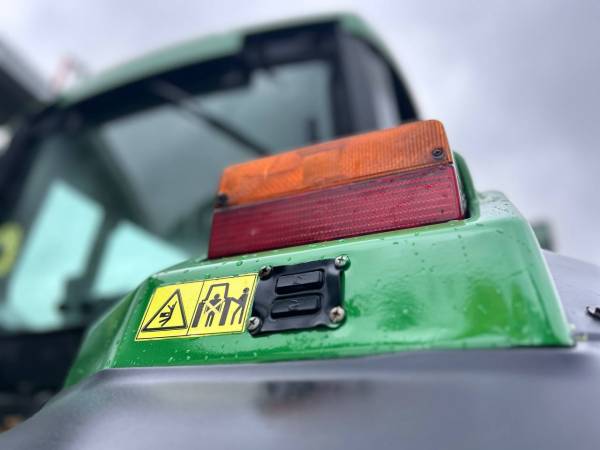 Трактор John Deere 6910 (1997)