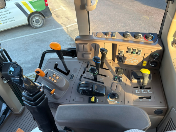 Трактор John Deere 6120M (2018)