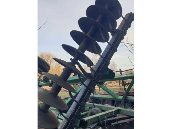 Дисковая борона John Deere 630
