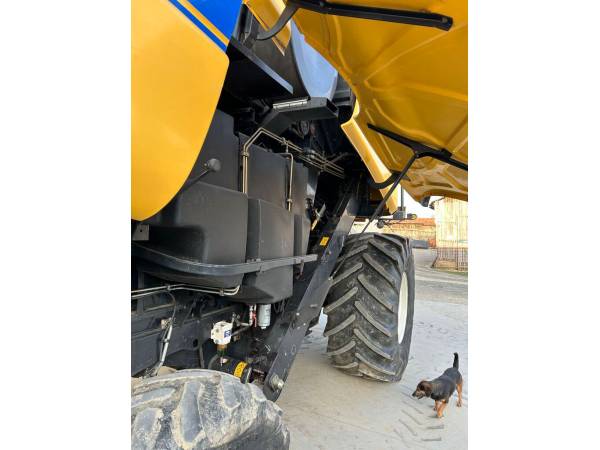 Комбайн New Holland CX 5.80 (2013)
