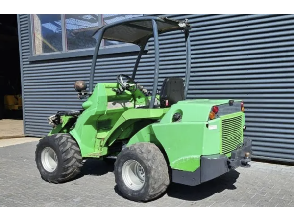 Минипогрузчик Avant M750 (2012)