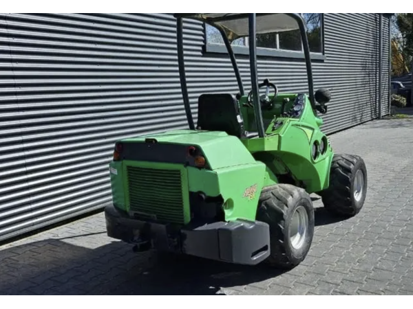 Минипогрузчик Avant M750 (2012)
