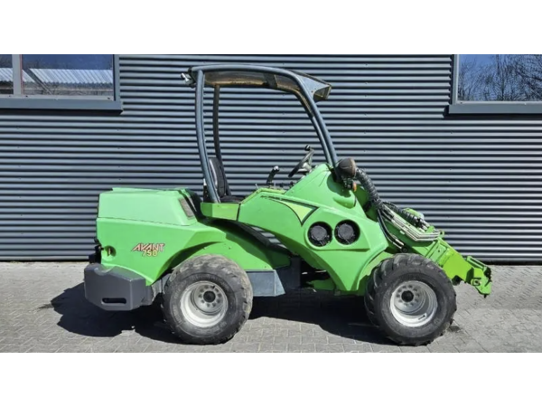 Минипогрузчик Avant M750 (2012)
