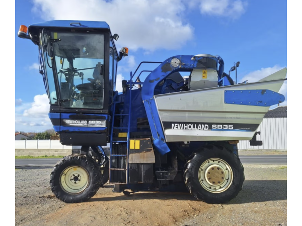 Виноградоуборочный комбайн New Holland SB35 (2003)