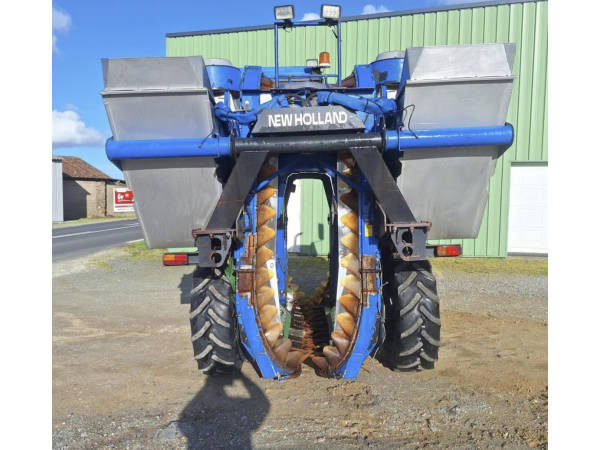 Виноградоуборочный комбайн New Holland SB35 (2003)