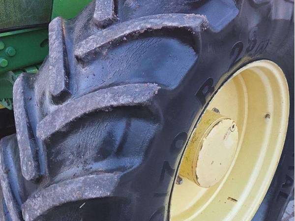 Трактор John Deere 6140R (2013)