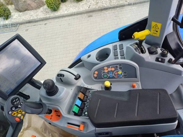 Трактор New Holland T7.200 (2014)