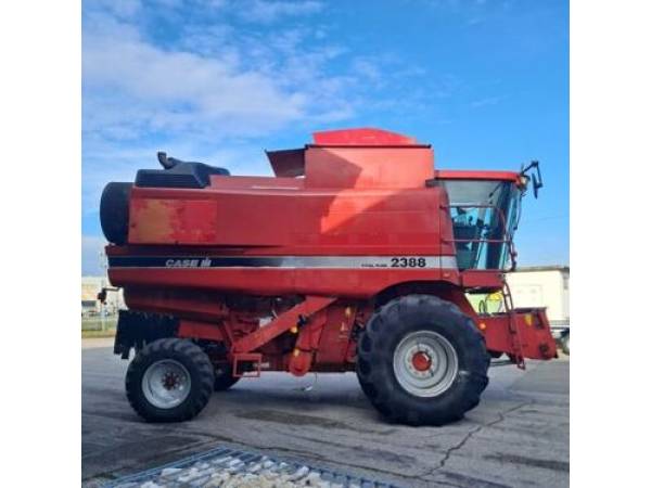 Комбайн Case IH 2388 (1999)